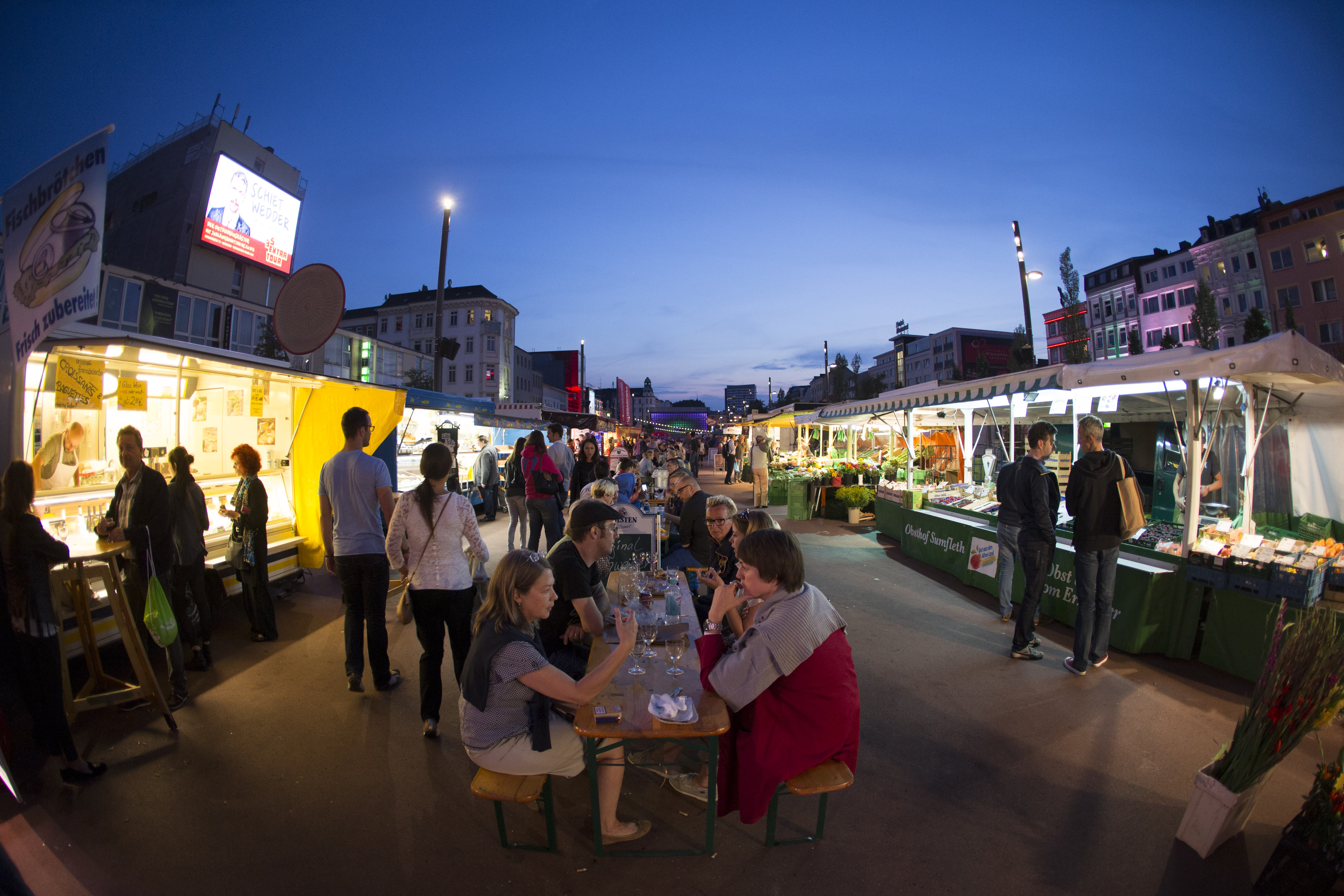 St. Pauli Nachtmarkt: After Work-Treffpunkt, Schlemm-Meile & Wochenmarkt – alles in einem!