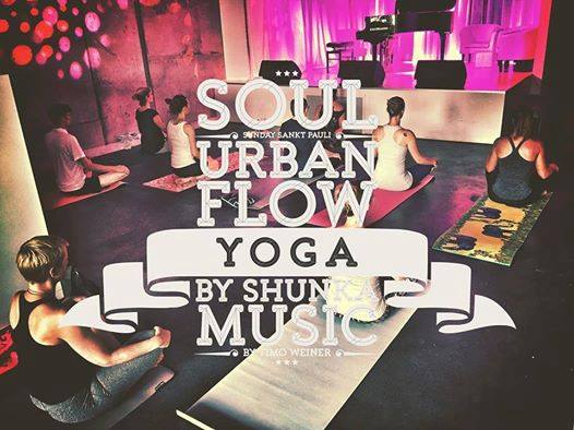 Hartes Wochenende gehabt? Das urban flow Yoga bringt dich wieder auf die Bahn!