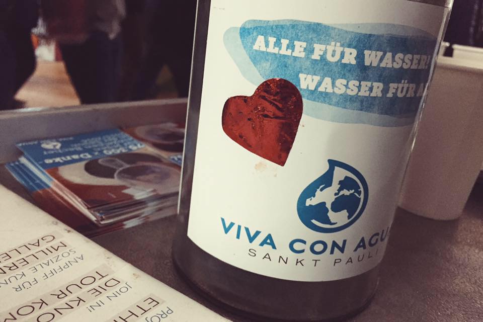 Rätseln für den guten Zweck beim Viva con Agua Kneipenquiz!