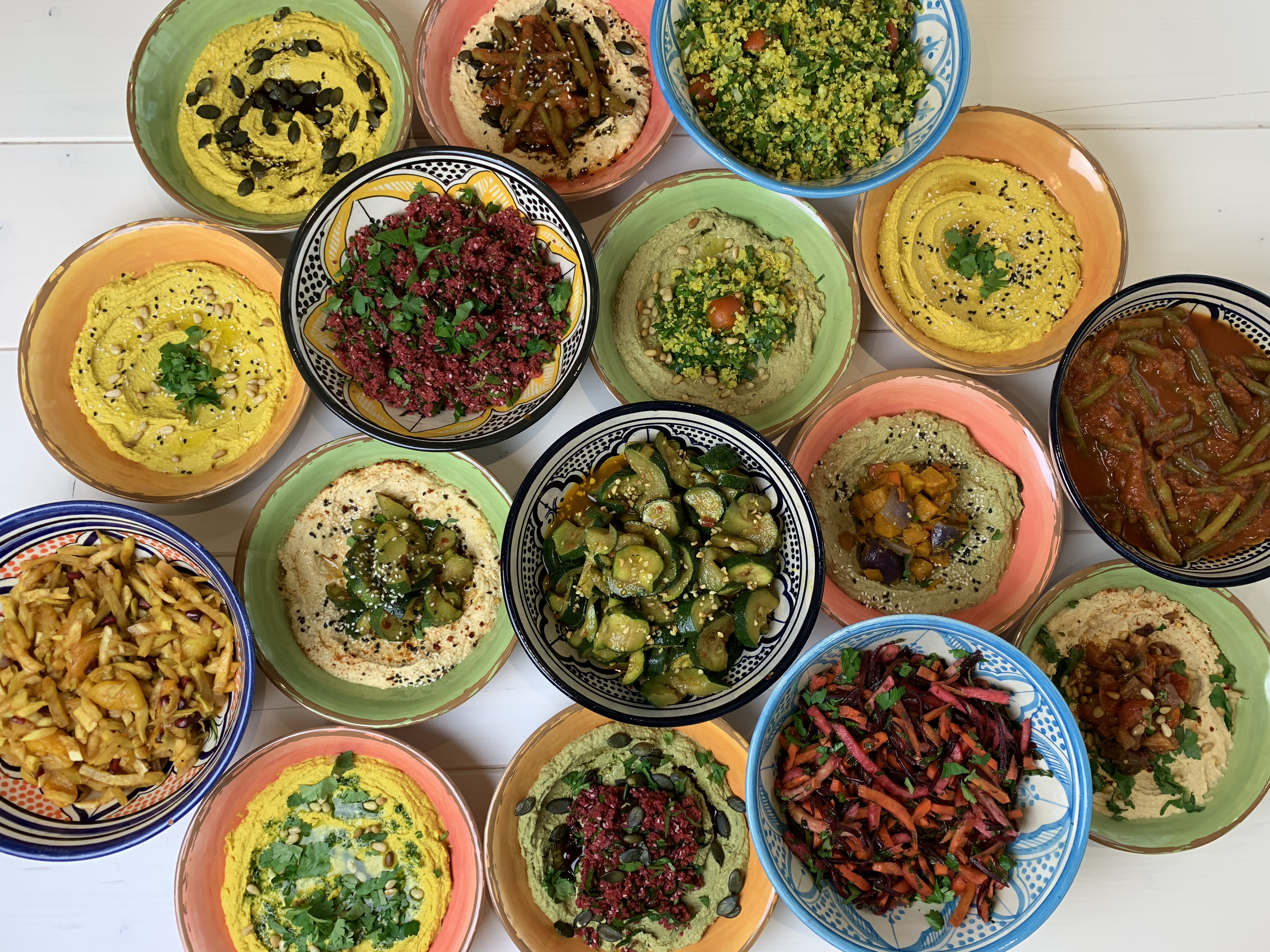 VERLOSUNG 🎉 Hummus-Lover aufgepasst: Wir verlosen 5 Bowl-Menüs mit homemade Limo!