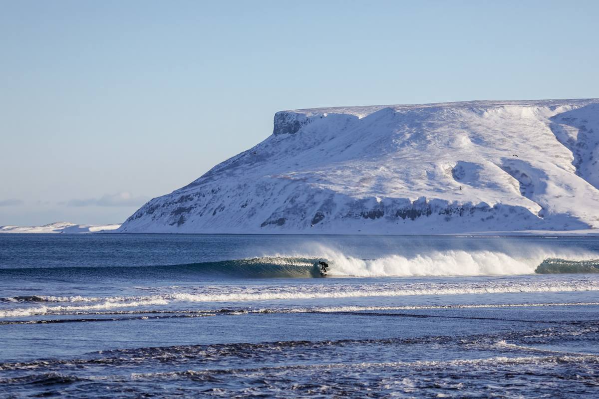 Die Surf Film Nacht geht surfen in Russland bei eisiger Kälte!