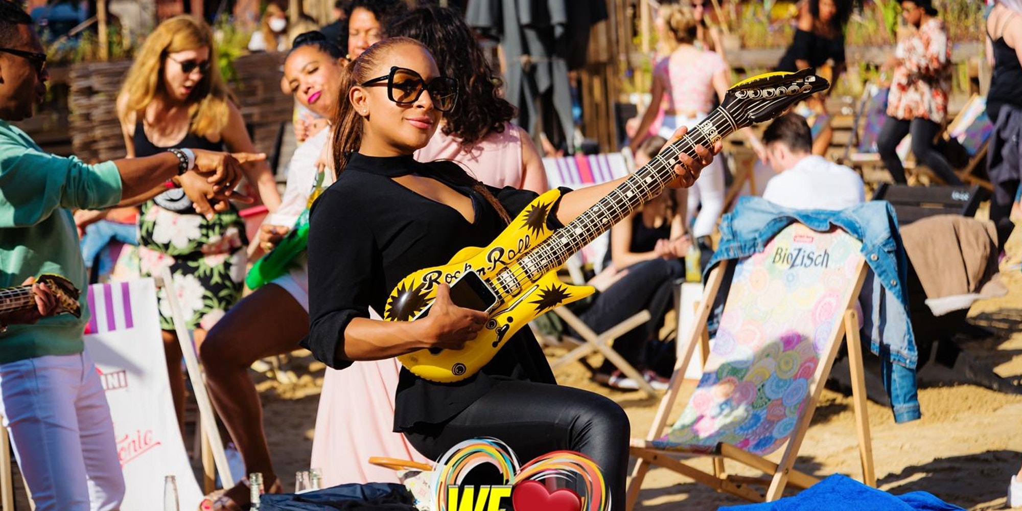 Im Karo Beach wird Corona-konform zu Reggae gefeiert.