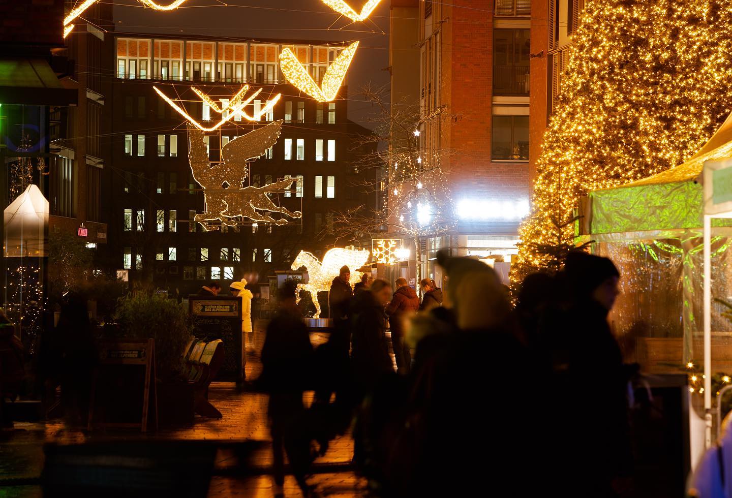 Gehts für dich für eine Runde Wintergolf auf den HafenCity Weihnachtsmarkt?