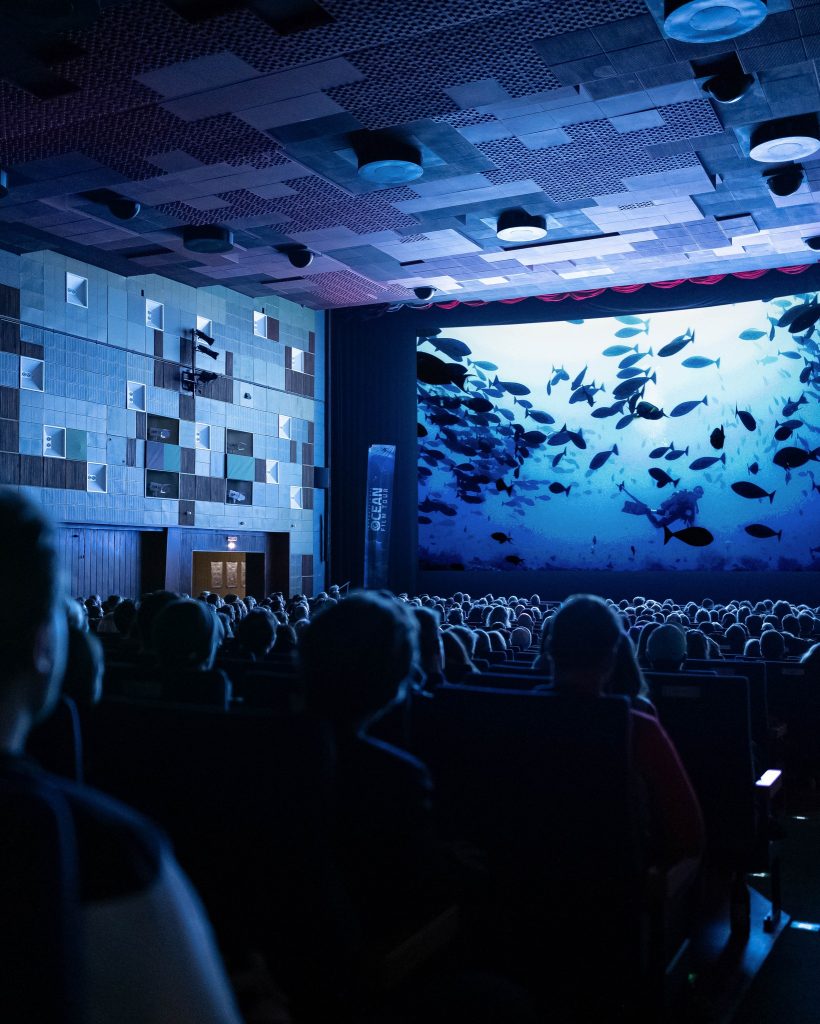 Die Ocean Film Tour bringt die Meeresluft ins CinemaxX Kino.