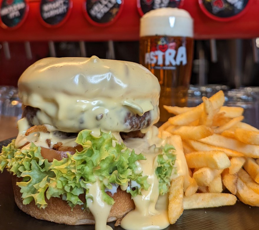 Gönn dir exklusive Burger beim Bergfest in der Astra Brauerei.